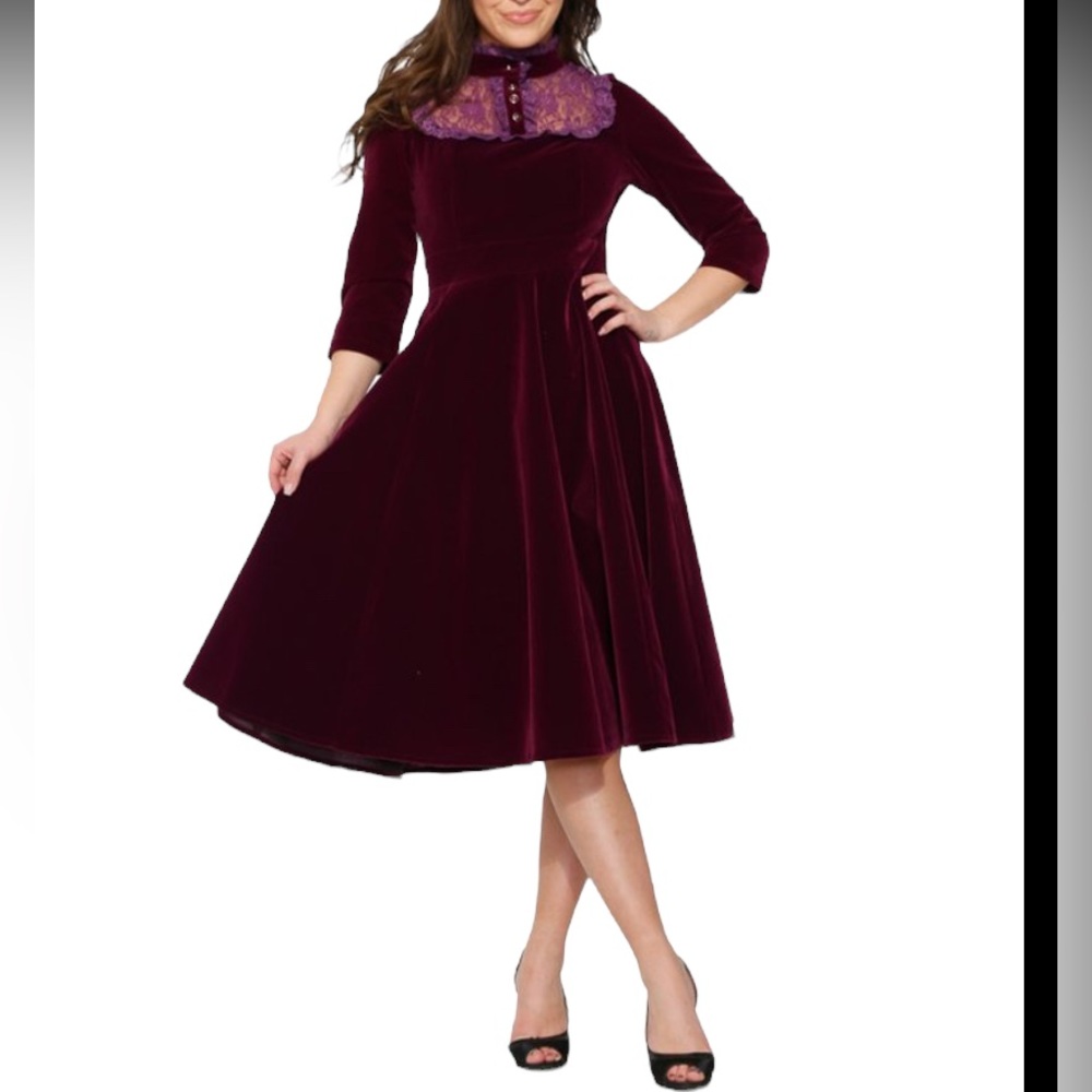 RUMIES Plum Velvet Victorian Style Dress with CorsetBack, Size 8.